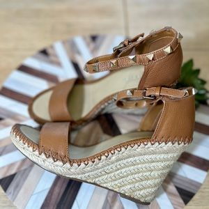 Steve Madden Kinlee Tan and Gold Studded Espadrilles